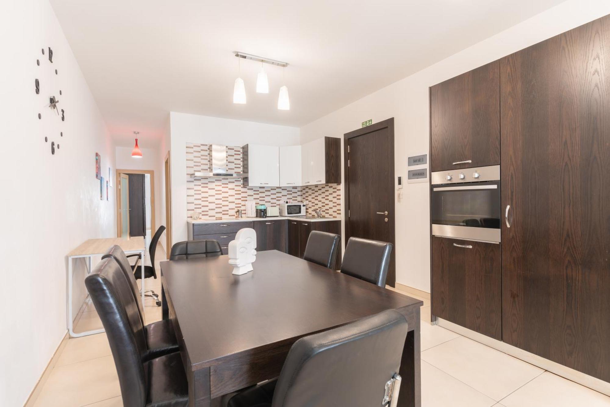 2 Bedroom In Central St Julians Prime Location In Paceville Apt 3 By Vaganza Saint Julian's Luaran gambar