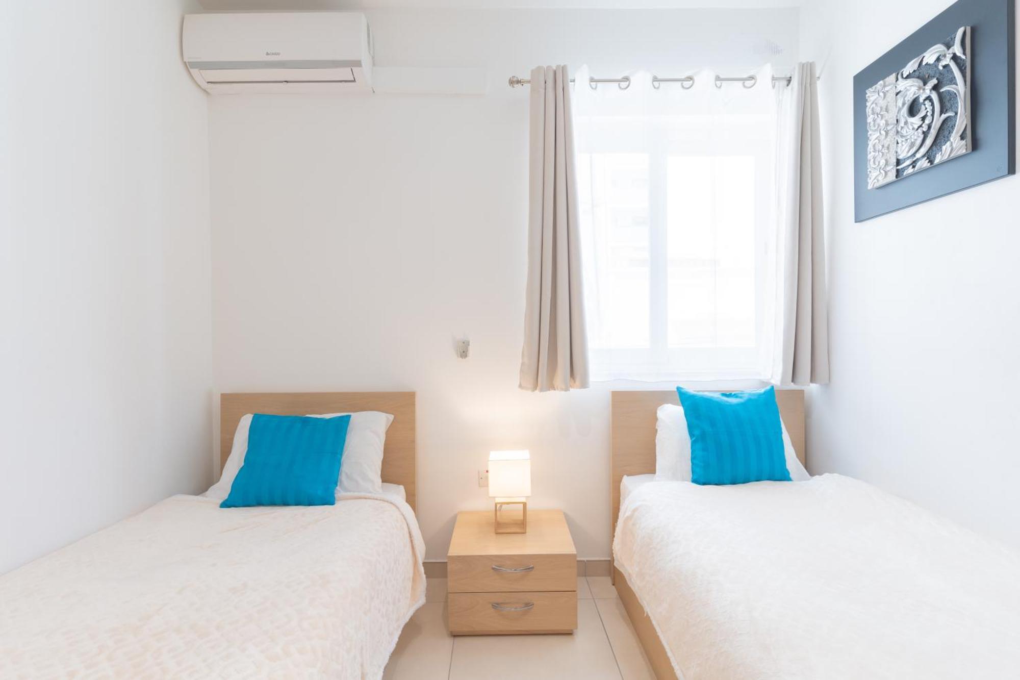 2 Bedroom In Central St Julians Prime Location In Paceville Apt 3 By Vaganza Saint Julian's Luaran gambar
