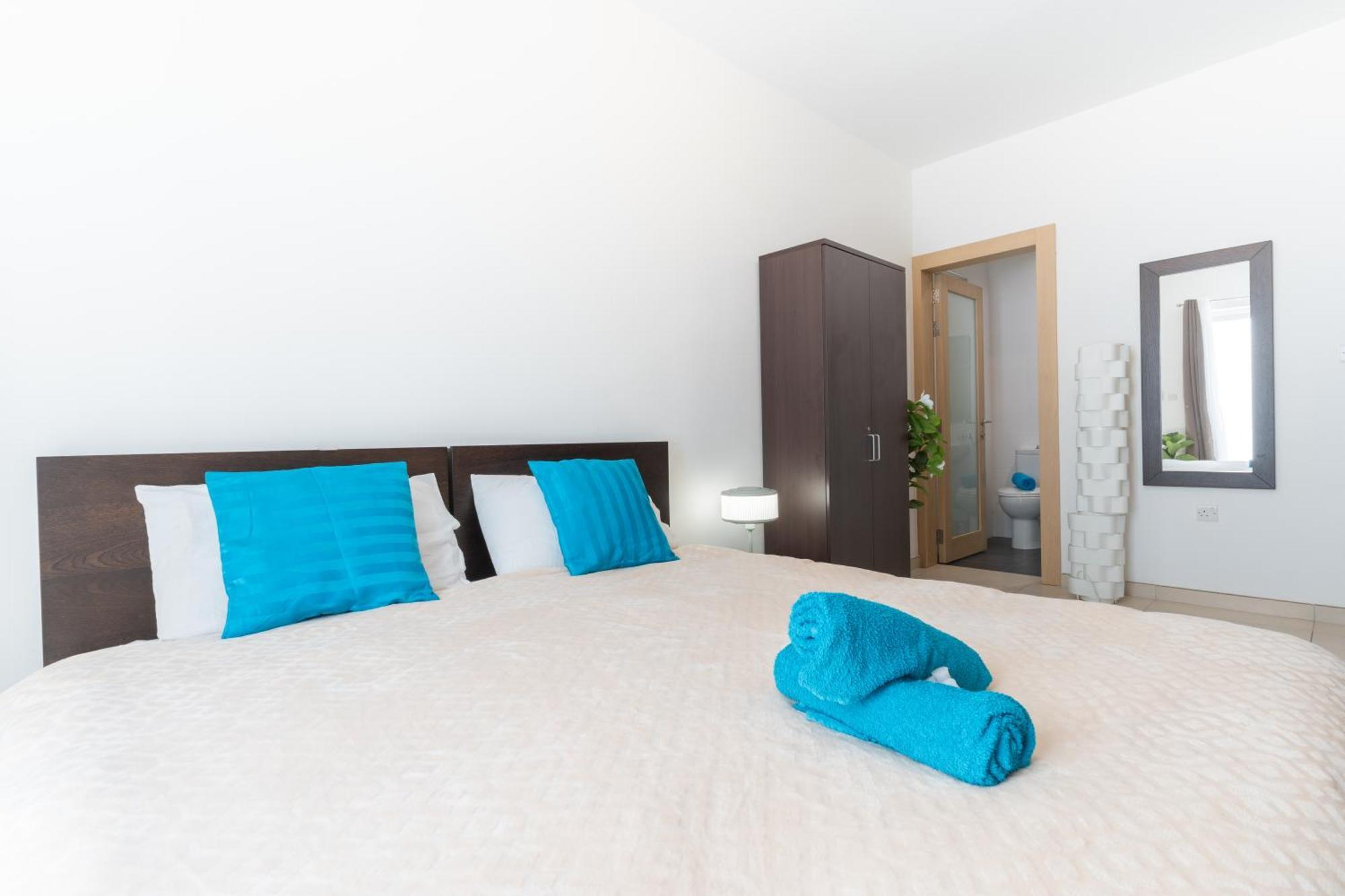 2 Bedroom In Central St Julians Prime Location In Paceville Apt 3 By Vaganza Saint Julian's Luaran gambar