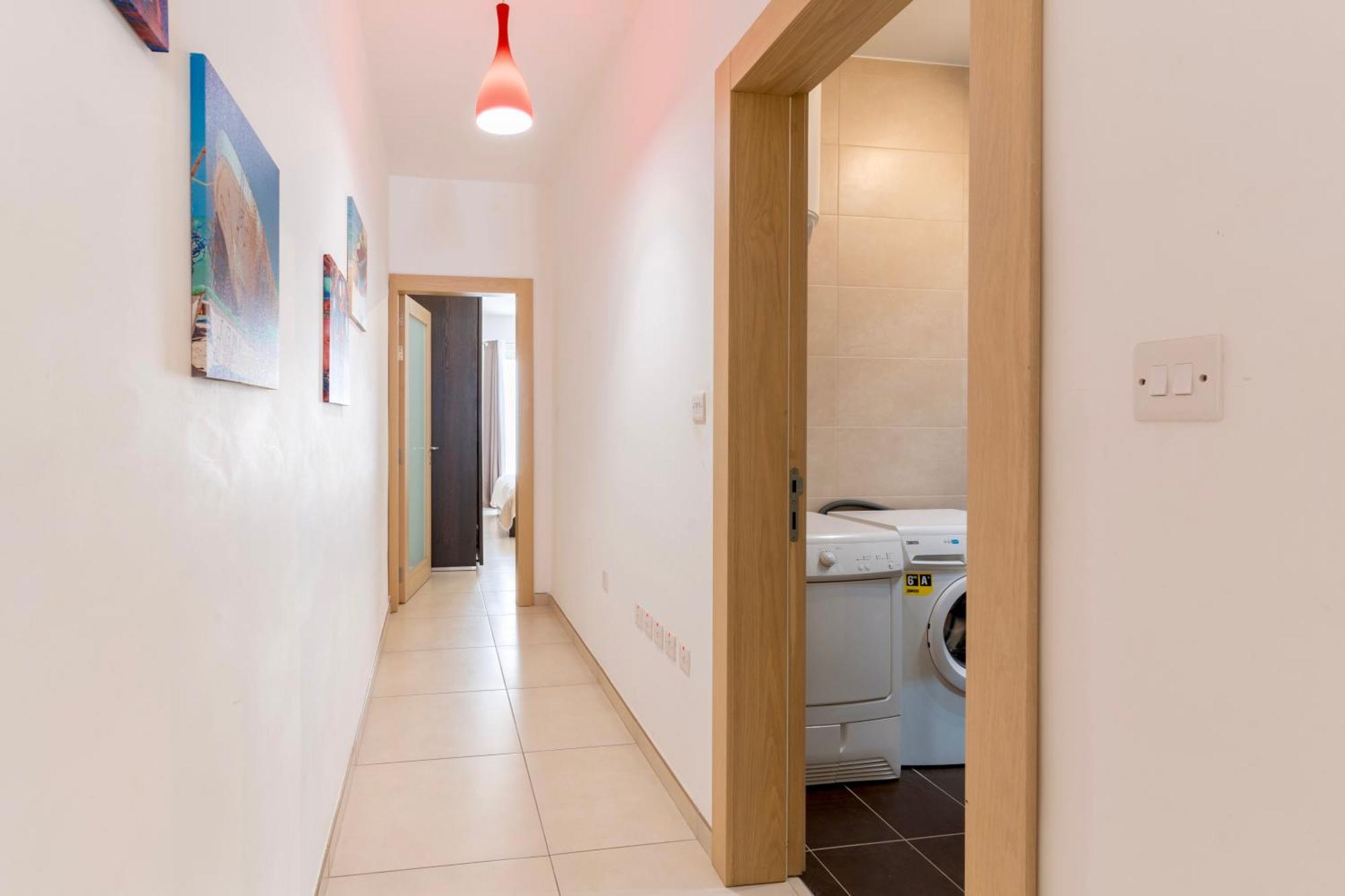 2 Bedroom In Central St Julians Prime Location In Paceville Apt 3 By Vaganza Saint Julian's Luaran gambar